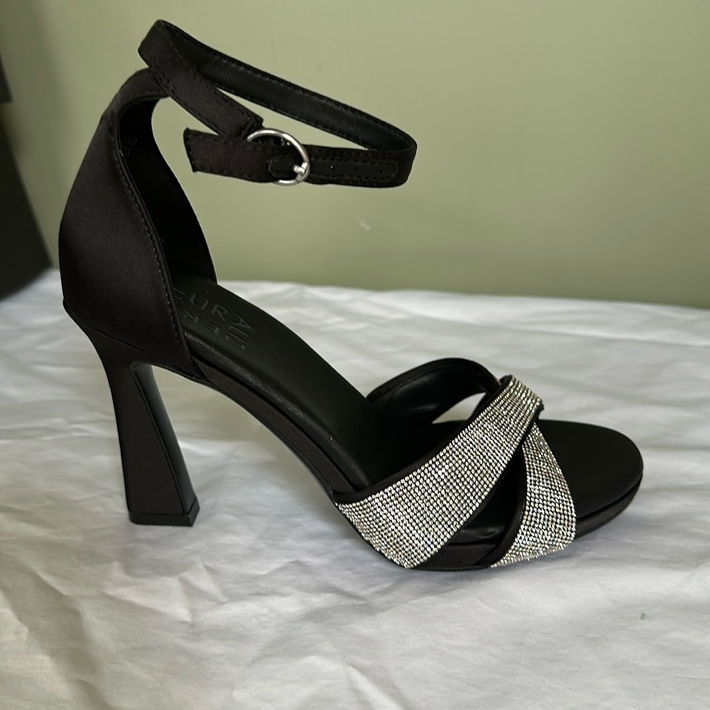 Naturalizer Lizbeth2 Black Satin Heels